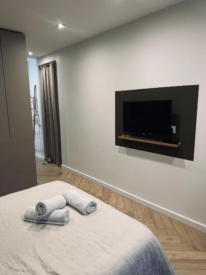 Independante Avec Sdb Et Toilettes Privees Dans Maison En Foret Proche Du Golf Et De La Entree Independante Avec Acces Prive Privatunterkunft